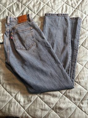 Levi's 501 Curve High-Rise Straight Leg Jeans - Medium Wash Denim